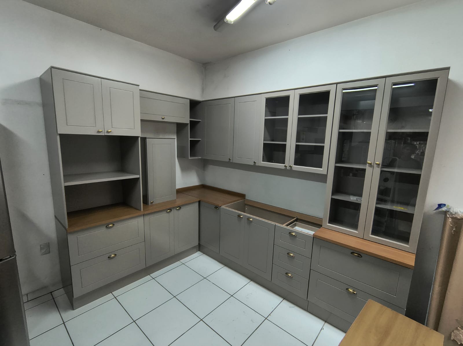 Armário de cozinha de canto - Montagem profissional de móveis com atenção aos detalhes e qualidade